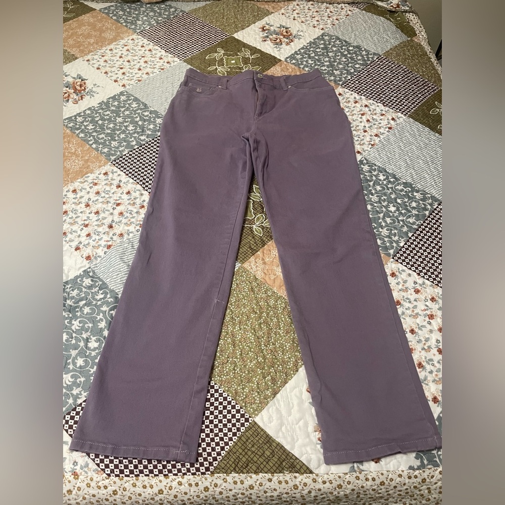Women’s light purple Gloria Vanderbilt size 12